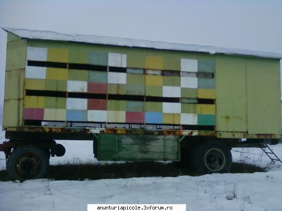 domnule un pavilio ne inscris capacitate 60 fam. 
daca va poate fi echipat cu lazi 10 rame cu cat de