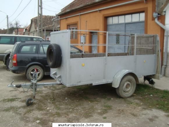 inca o poza: vand remorca.