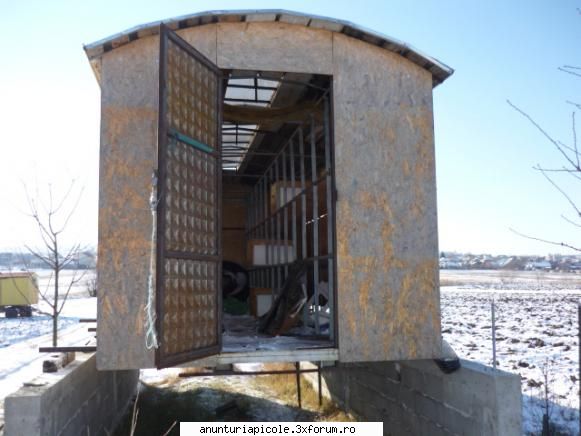 :hi: rastel pentru stupi