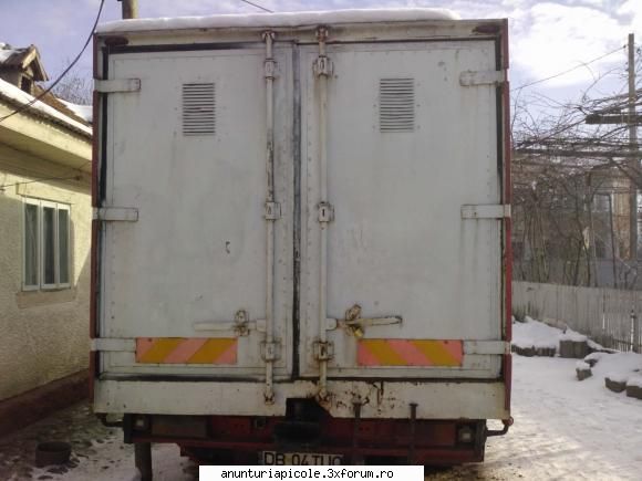 alta poza camion frumoasa americana