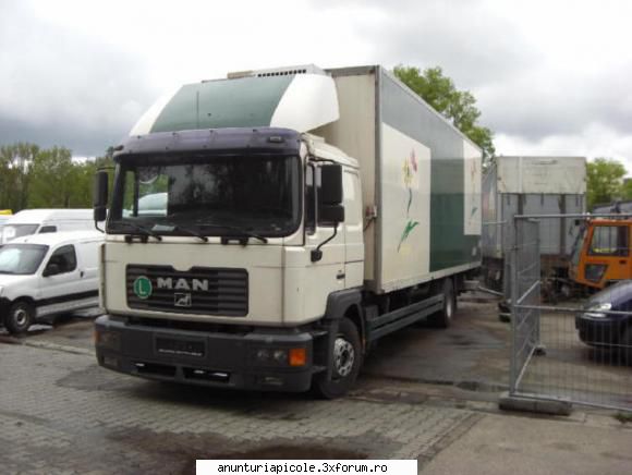 de vanzare camion fabricatie dubla cu auxiliar pt cabina) cai izolata cu instalatie lungime