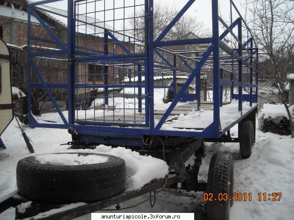 remorca apicola stare foarte buna 2005 scris:v�nd 2005, lungime 6.70 1.80 2,25 capacitate stupi