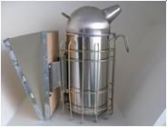 Oferta - ECHIPAMENTE APICOLE - Afumator apicol inox cu protectie. Model - VANZARI ECHIPAMENTE APICOLE