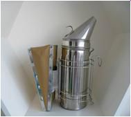 Oferta - ECHIPAMENTE APICOLE - Afumator apicol din inox, model american - VANZARI ECHIPAMENTE APICOLE