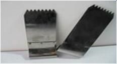 Oferta - ECHIPAMENTE APICOLE - Curatator din inox pentru gratiile hanemann - VANZARI ECHIPAMENTE APICOLE