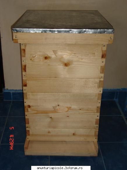 PRODUCATOR Vand Stupi - mentionez ca nici sita de transport nu face parte - VANZARI ECHIPAMENTE APICOLE