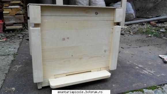 Pachet incepatori 450 RON - Stup pentru oferta de 450 RON - VANZARI ECHIPAMENTE APICOLE