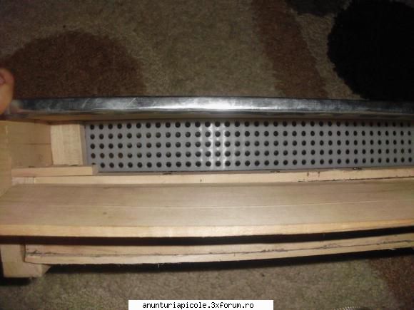 Placa activa - nu este la fel e pe 5 gauri latime si 42 lungime - CUMPARARI ECHIPAMENTE APICOLE