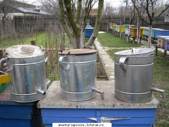 Vand 3 topitoare de ceara (cu abur) - cel din dreapta e din inox - VANZARI ECHIPAMENTE APICOLE