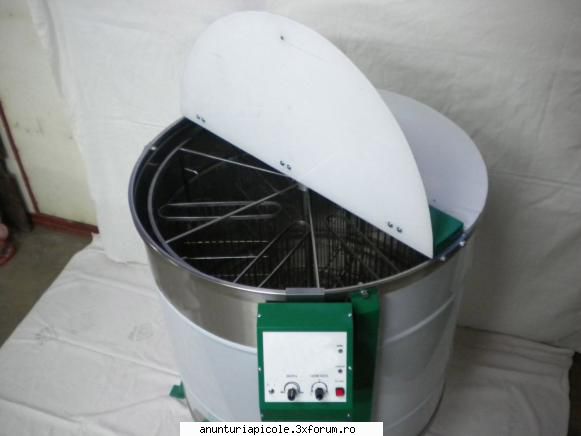 Vand echipament apicol la cele mai avantajoase preturi - Centrifuga reversibila - VANZARI ECHIPAMENTE APICOLE