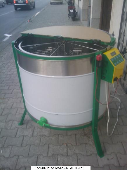 Vand echipament apicol la cele mai avantajoase preturi - Centrifuga electrica re - VANZARI ECHIPAMENTE APICOLE