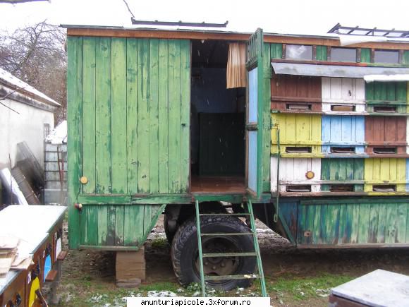 Vand pavilion apicol - ionica - VANZARI ECHIPAMENTE APICOLE