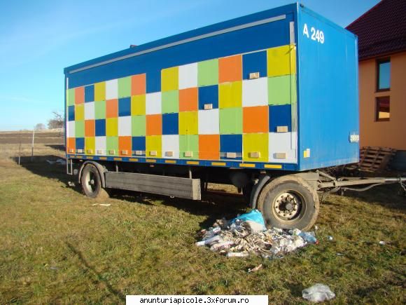 Vind remorca speciala transport stupi - Remorcă specială transport - VANZARI ECHIPAMENTE APICOLE