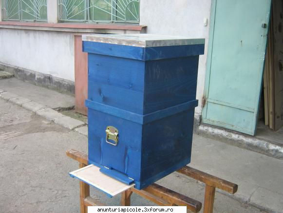 bucuresti vand familii albine - am familii pe corp 1/1 si pe 2 corpuri 3/4 fiind - VANZARI MATERIAL BIOLOGIC