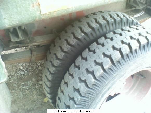 anvelope aproape noi camion apicol de vanzare