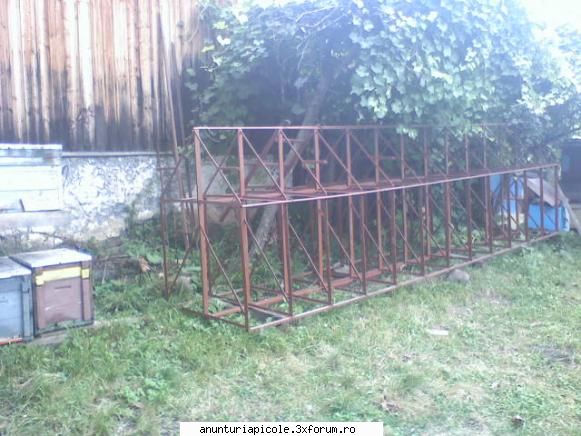 pentru stupi se poate da jos usor . pentru stupi vertical cu 10 rame camion apicol de vanzare