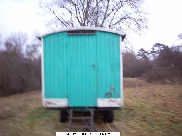 camion marca gaz an fab 1992 km 40000 cap cilindrica 4200cm 7,5 t pret 1000.euro .
pavilion apicol