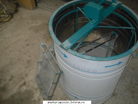 centrifuga 3-4 rame electrica sau manuala - varianta pe 3 rame - VANZARI ECHIPAMENTE APICOLE