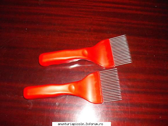 echipamente apicole - furculita pentru descapacit din inox, 30 lei - VANZARI ECHIPAMENTE APICOLE