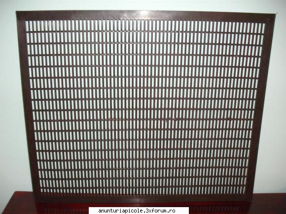 echipamente apicole - gratie haneman din material plastic pt 10 rame - VANZARI ECHIPAMENTE APICOLE
