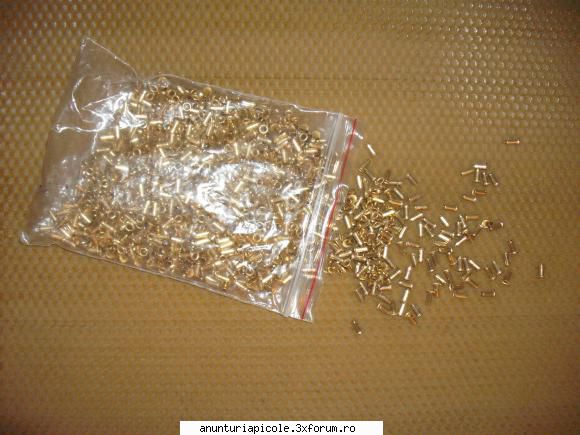echipamente apicole - capse pentru rame 3x7 mm 1000 buc 20 lei - VANZARI ECHIPAMENTE APICOLE