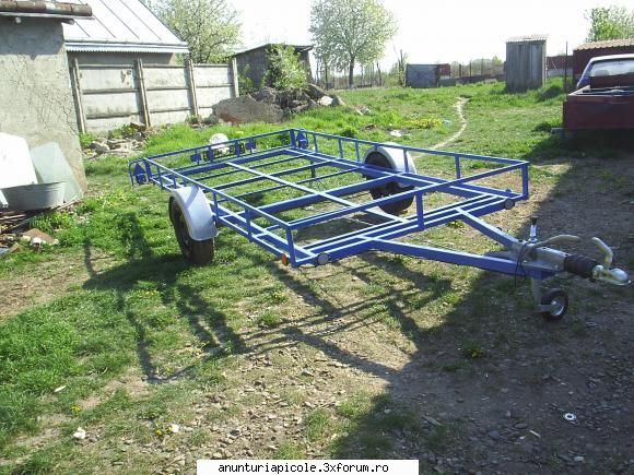 vind platforma monoax,de 1500kg,cu sistem de utila de 4000x1860 mm.din totalul de lxlxh= mm.aceasta