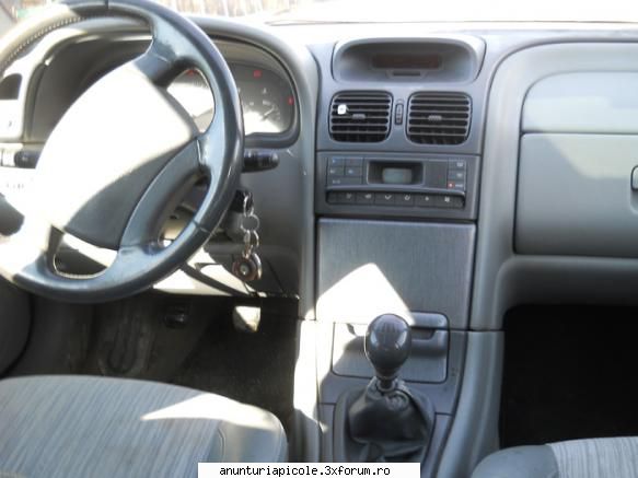 alta poza schimb renault laguna cu familii de albine