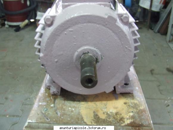 stoc nou motoare - vand doua motoare unul de 0,75 kw v1475 rot min - VANZARI ECHIPAMENTE APICOLE