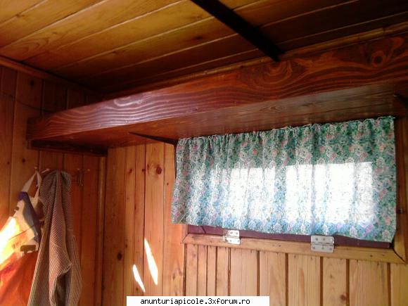 vand autospecial apicol + pavilion - etajere ( mentionez ca interiorul camerei - VANZARI ECHIPAMENTE APICOLE