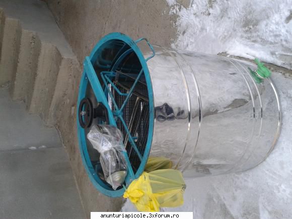 vand centrifuga - vand centrifuga inox 4 rame, reversibile - VANZARI ECHIPAMENTE APICOLE