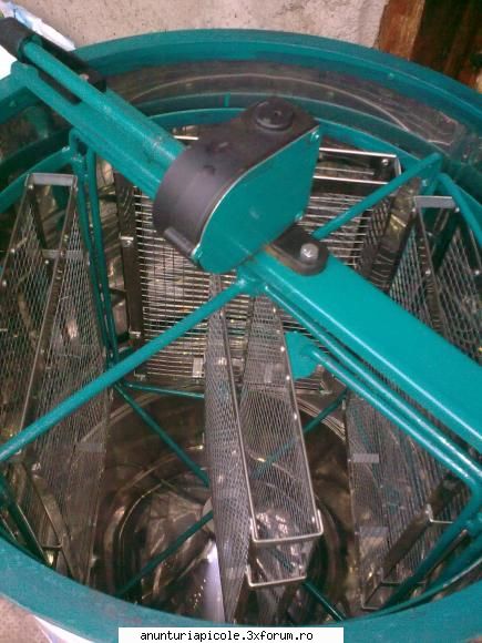 vand centrifuga inox - vecinul - VANZARI ECHIPAMENTE APICOLE
