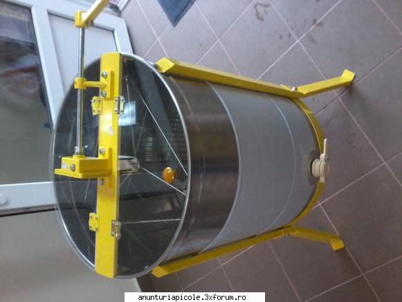 vand centrifuga inox - poze cu centrifuga - VANZARI ECHIPAMENTE APICOLE