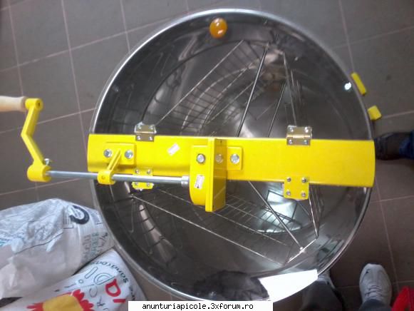 vand centrifuga inox - poze cu centrifuga - VANZARI ECHIPAMENTE APICOLE