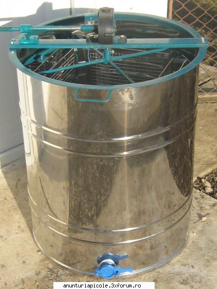 vand centrifuga inox cu 4 rame manuala sau electrica - vand centrifuga inox cu - VANZARI ECHIPAMENTE APICOLE