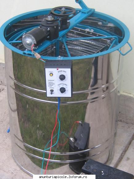 vand centrifuga inox cu 4 rame manuala sau electrica - vand centrifuga inox cu - VANZARI ECHIPAMENTE APICOLE