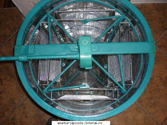 vand centrifuga inox patru rame reversibila - diametrul interior 585 mm - VANZARI ECHIPAMENTE APICOLE