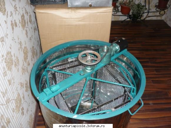 vand centrifuga inox patru rame reversibila - tiberiuss - VANZARI ECHIPAMENTE APICOLE