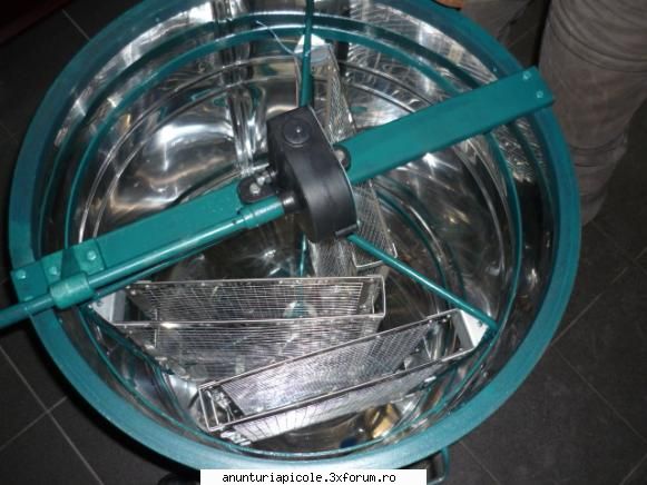 vand centrifuga inox patru rame reversibila - tiberiuss - VANZARI ECHIPAMENTE APICOLE