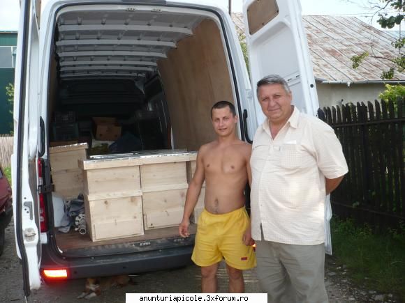 vand lazi stupi noi - Un argesean multumit si fericit - VANZARI ECHIPAMENTE APICOLE