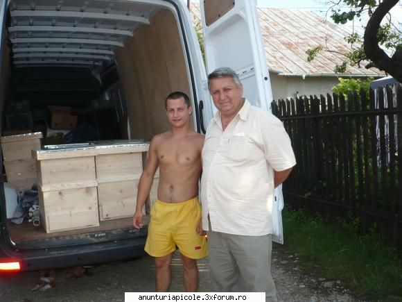 vand lazi stupi noi - producatorul si cumparatorul - VANZARI ECHIPAMENTE APICOLE