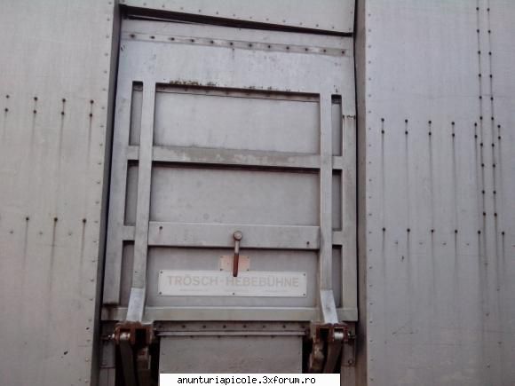 vand lift (oblon) hidraulic Camion - poza cu oblonul mic de pe lateral - VANZARI - CUMPARARI AUTO
