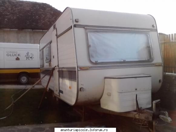 vand rulota 2 camere ,  dotari : frigider , ghiuveta , aragaz , baie , radiator incalzire pe gaz ,