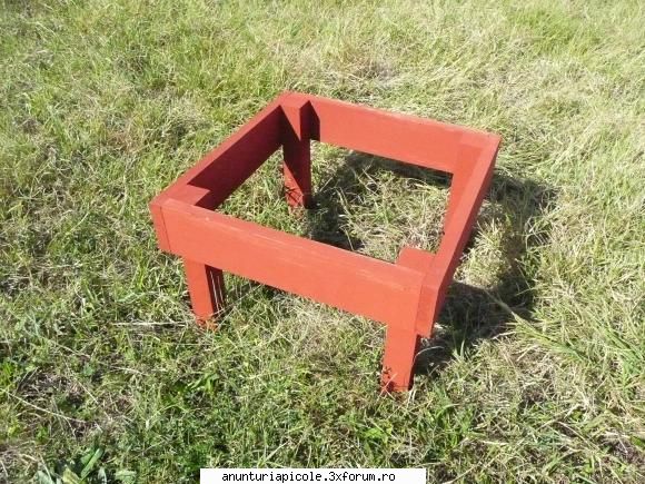 vand stup suedez - soclu stup 9 ron - VANZARI ECHIPAMENTE APICOLE