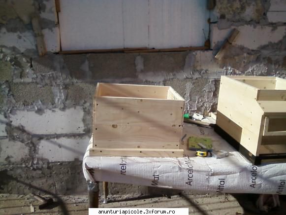 vand stupi si rame - dadant cu balconas - VANZARI ECHIPAMENTE APICOLE